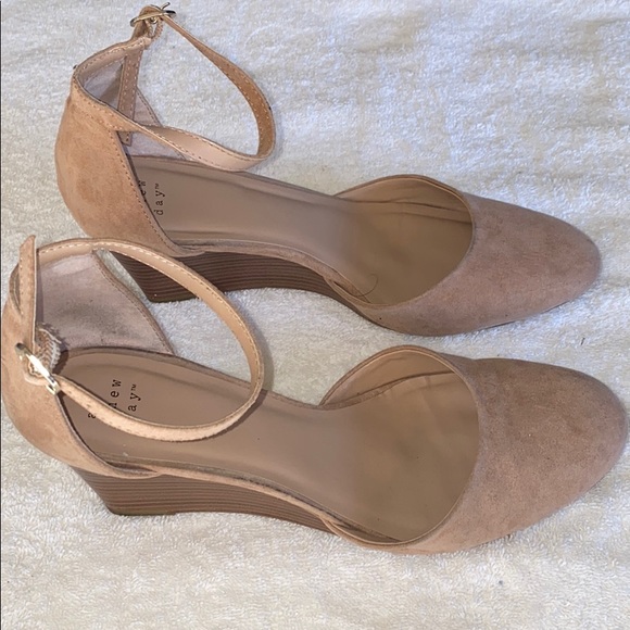 3/$25 A new day ankle strap wedges - Picture 3 of 6